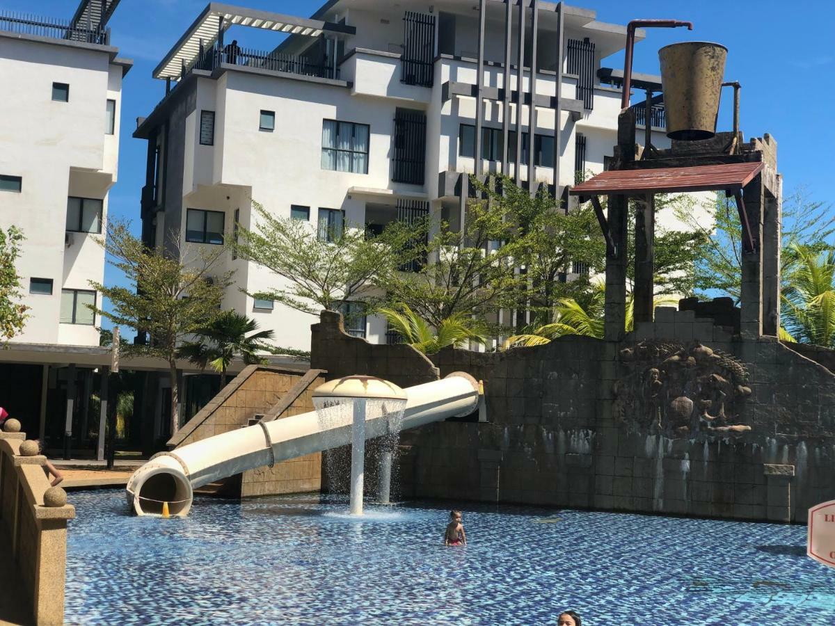 Swiss Garden Residence Pool Sea View Beach Resort Luxury Apartment & Family Suite Куантан Экстерьер фото