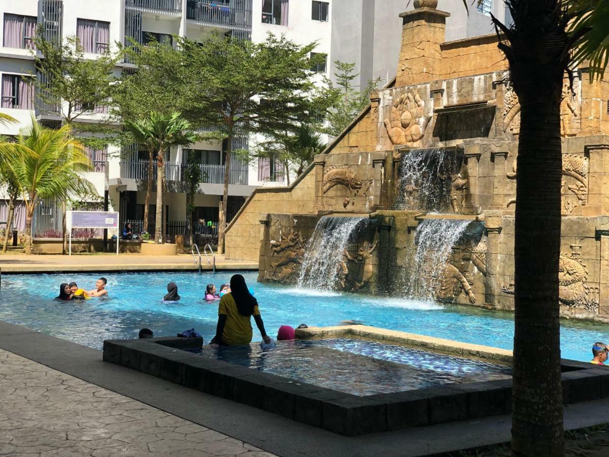 Swiss Garden Residence Pool Sea View Beach Resort Luxury Apartment & Family Suite Куантан Экстерьер фото